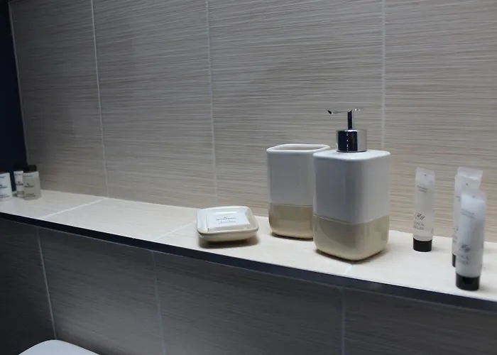 The Anvil Han/Misafirhane Scarborough